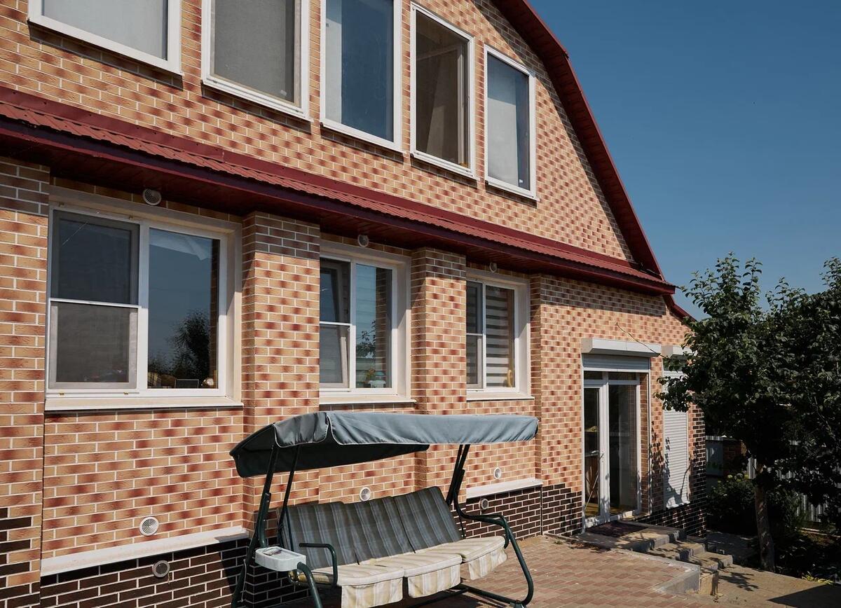 Фасад дома с гибким кирпичом